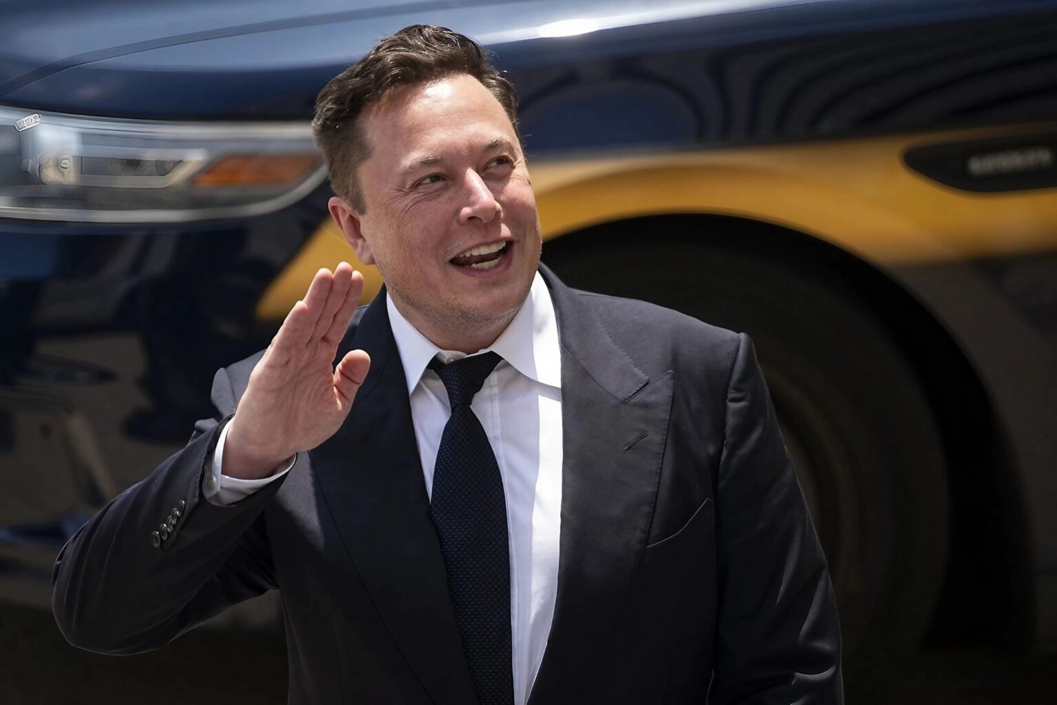Elon Musk to Talk with Tim Cook about the 'Apple Tax'